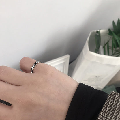 Anillo Minimalista en Plata de Ley