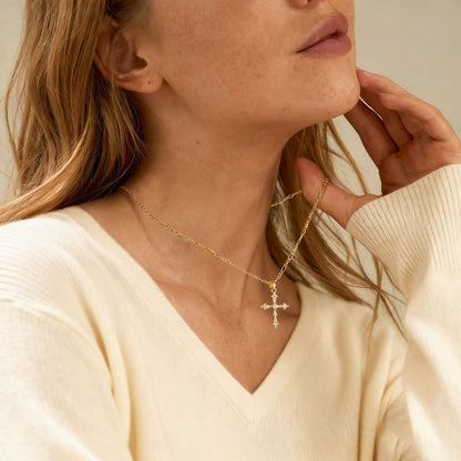 Collar Amuleto Cruz Sagrada