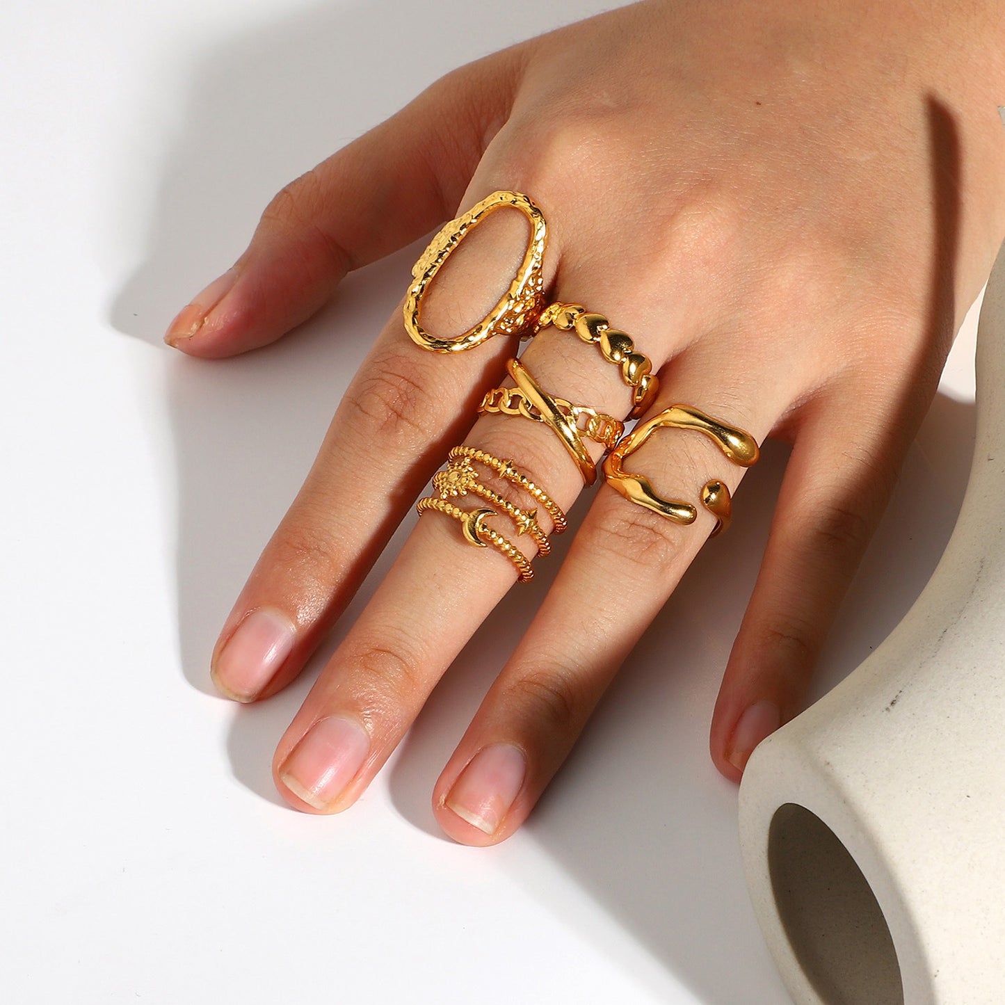 Anillo Abierto con Cruz de Cadena