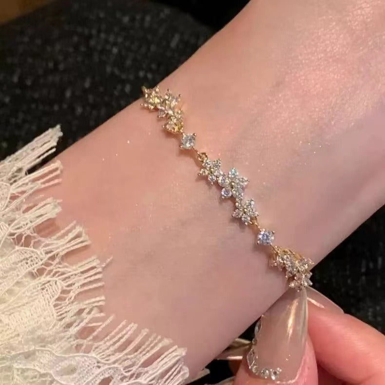 Pulsera Ajustable de Mini Flor de Circonio