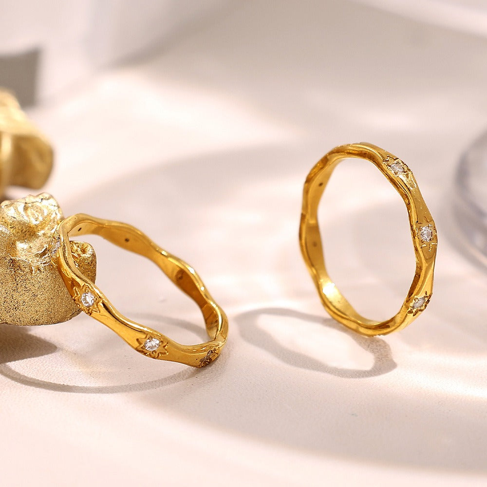 Anillo Estrella de Acero de Titanio Chapado en Oro de 18K