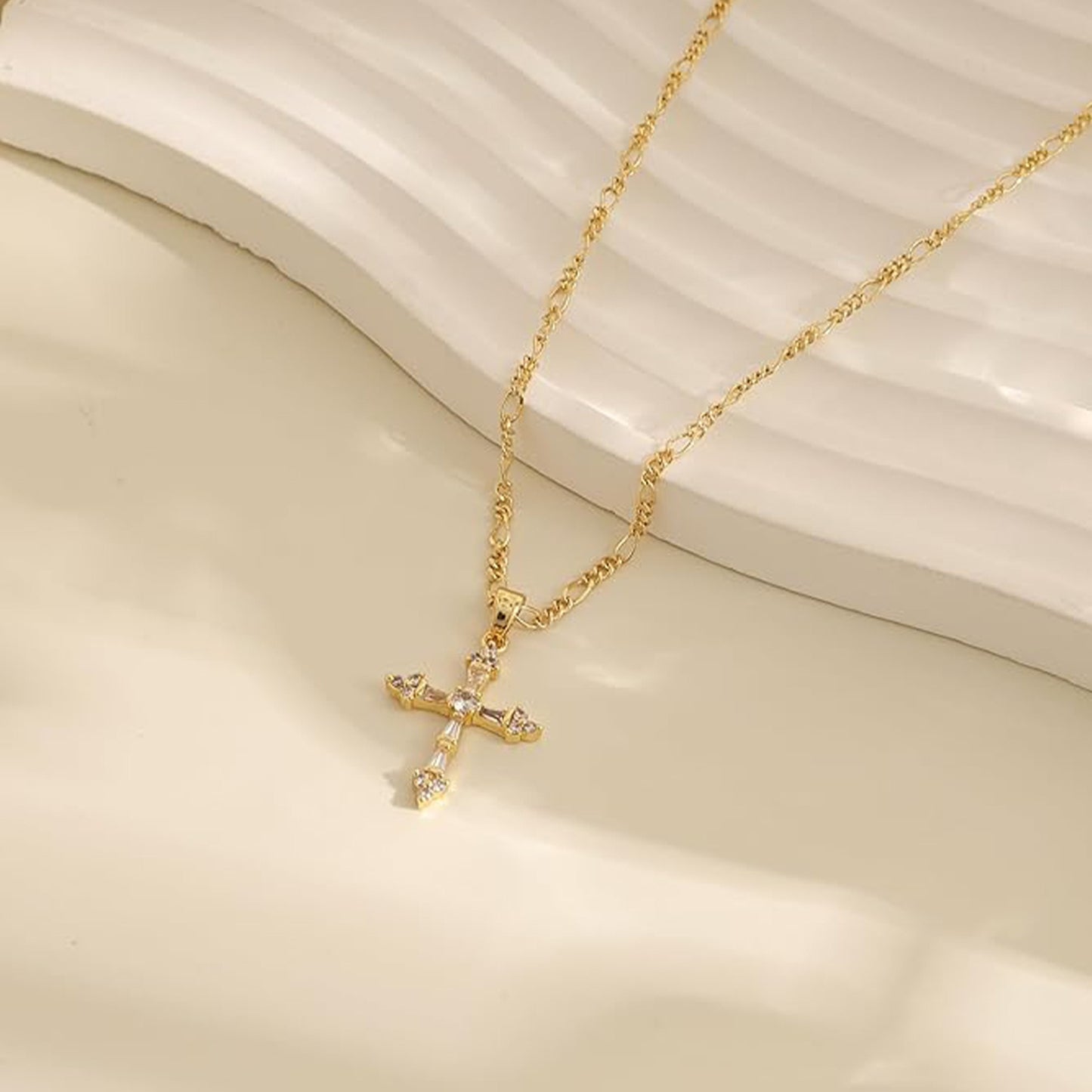Collar Amuleto Cruz Sagrada