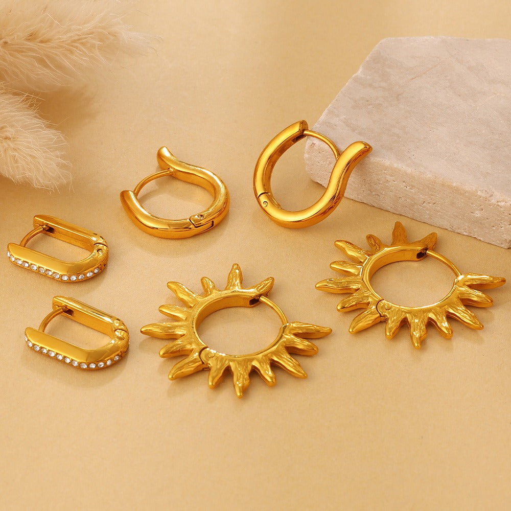 Aretes Geométricos en Forma de U y Triángulo - Diseño de Sol Resistente al Desvanecimiento en Dorado