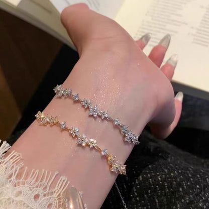Pulsera Ajustable de Mini Flor de Circonio