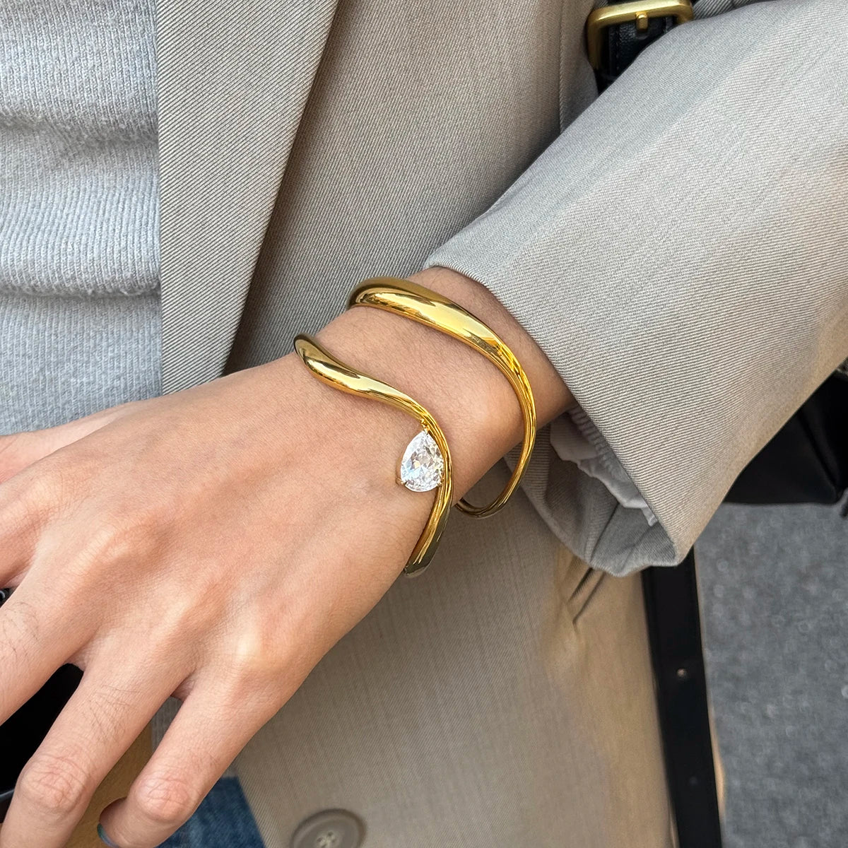 Pulsera Cuff Circonita