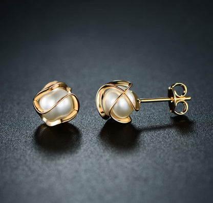 Pendientes de Perla y Flor Dorada