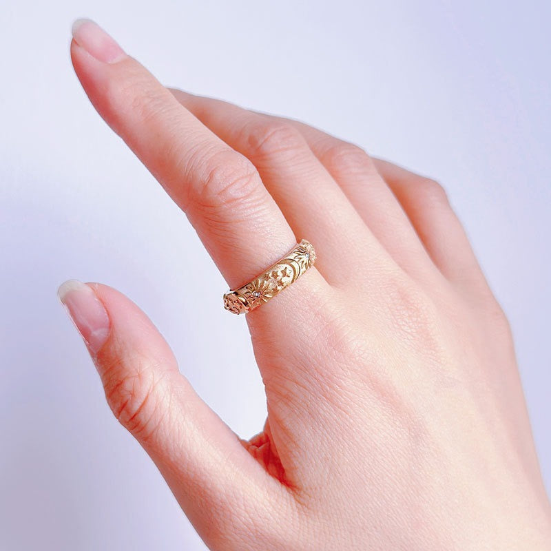 Conjunto de Pulsera Ajustable y Anillo de Acero de Titanio con Relieve de Sol y Luna