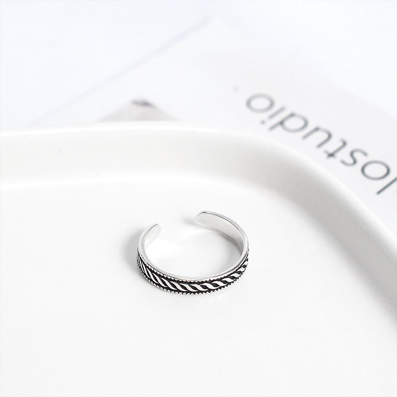 Anillo Minimalista en Plata de Ley