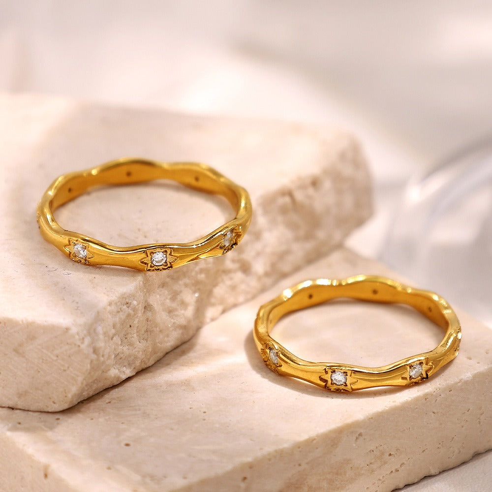 Anillo Estrella de Acero de Titanio Chapado en Oro de 18K